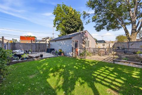 1616 1st Avenue NW Cedar Rapids IA 22405