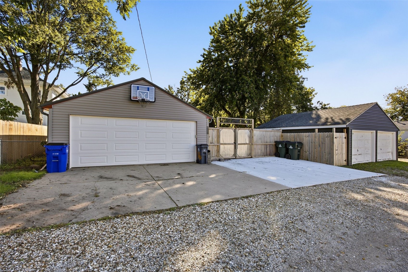 1616 1st Avenue NW Cedar Rapids IA 22405