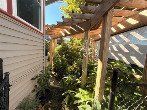 1616 1st Avenue NW Cedar Rapids IA 22405