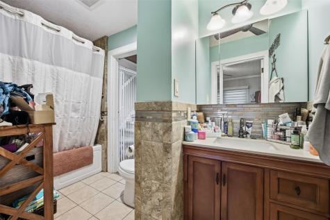 1616 1st Avenue NW Cedar Rapids IA 22405