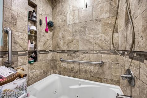 1616 1st Avenue NW Cedar Rapids IA 22405