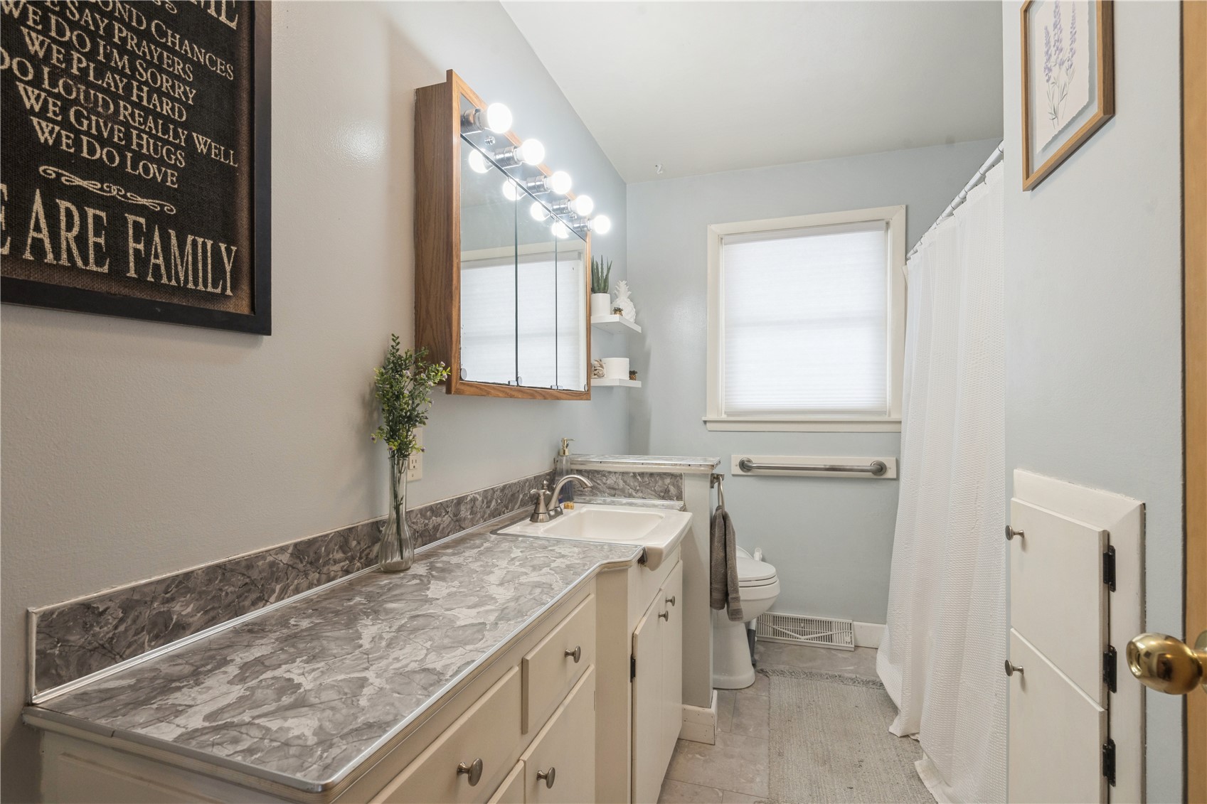 508 Valley Street Center Point IA 52213