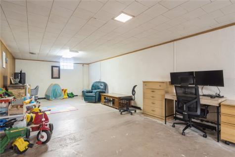 508 Valley Street Center Point IA 52213