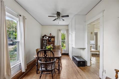 1122 Franklin Street Center Point IA 52213