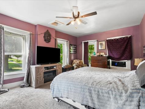 318 2nd Street SW Mt Vernon IA 52314