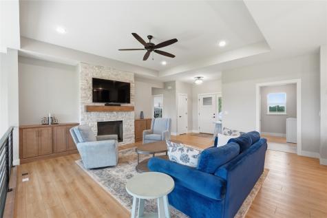 3008 Prairielight Court Hiawatha IA 52233