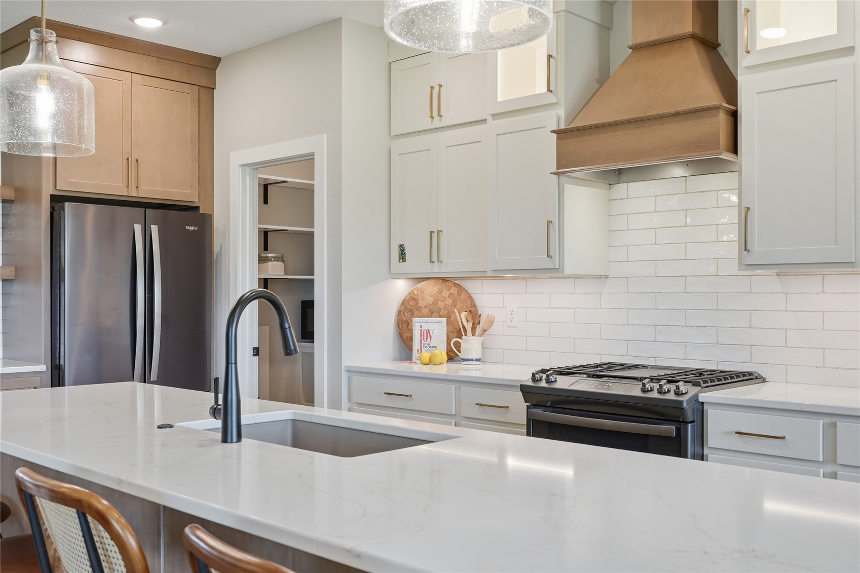 3008 Prairielight Court Hiawatha IA 52233