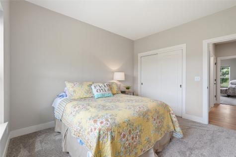 3008 Prairielight Court Hiawatha IA 52233