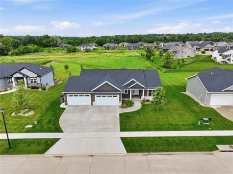 3008 Prairielight Court Hiawatha IA 52233