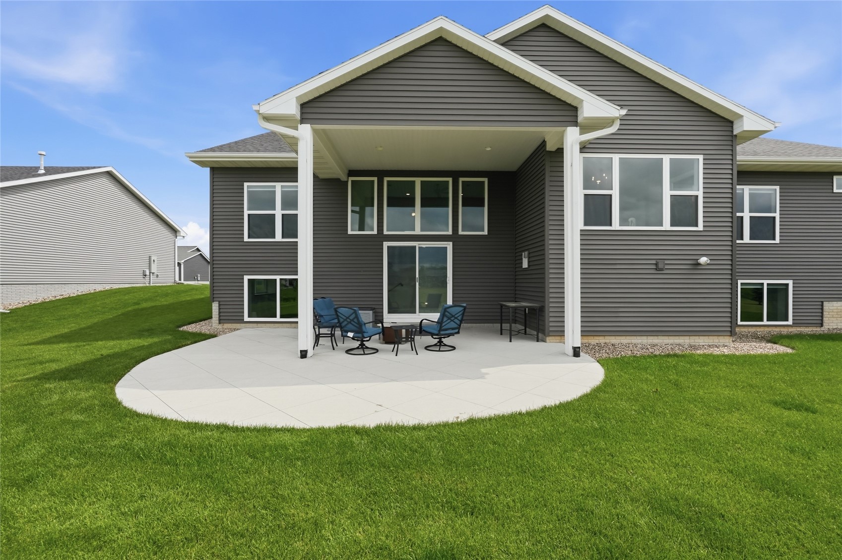 3008 Prairielight Court Hiawatha IA 52233