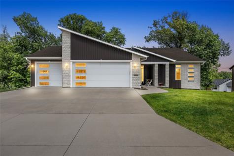 3061 Dell Ridge Lane Hiawatha IA 52233