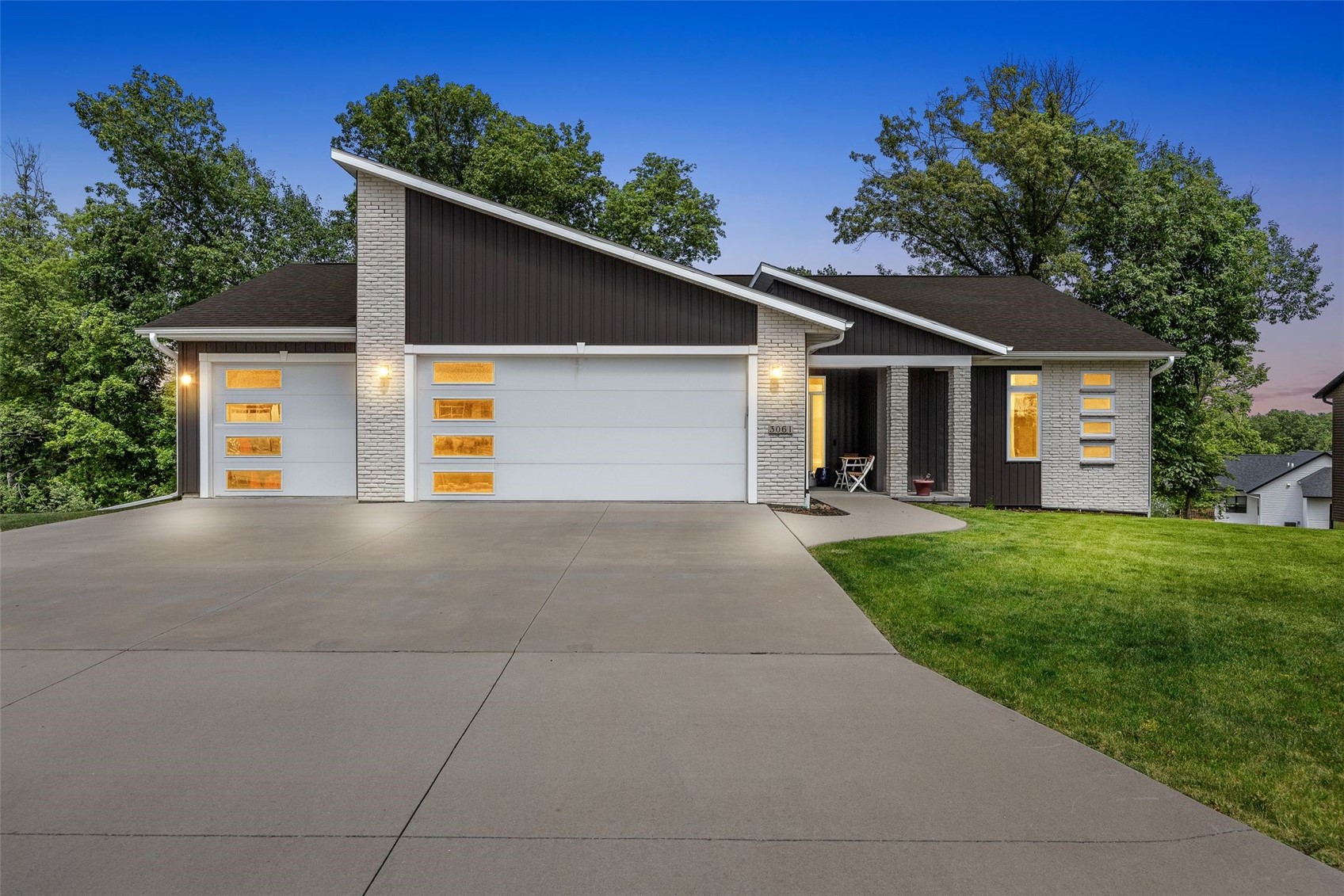 3061 Dell Ridge Lane Hiawatha IA 52233