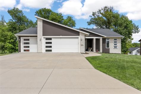 3061 Dell Ridge Lane Hiawatha IA 52233