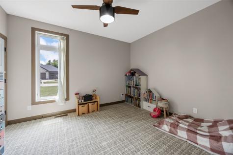 3061 Dell Ridge Lane Hiawatha IA 52233