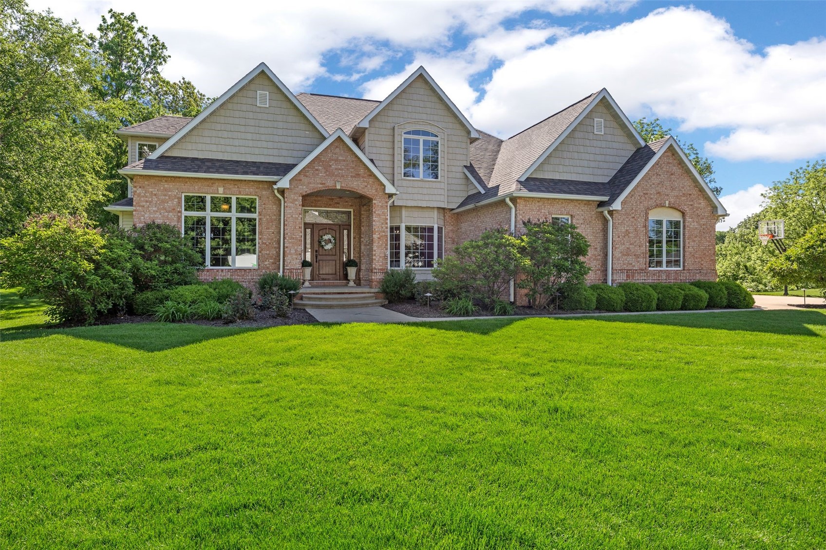 1630 Mackenzie Drive Cedar Rapids IA 52411