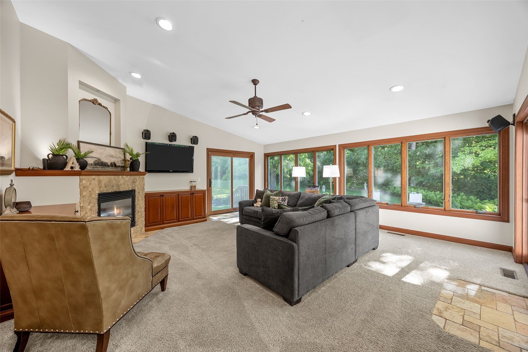 1630 Mackenzie Drive Cedar Rapids IA 52411