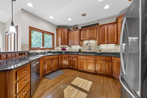1630 Mackenzie Drive Cedar Rapids IA 52411