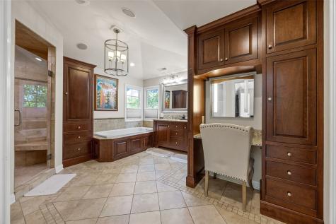 1630 Mackenzie Drive Cedar Rapids IA 52411