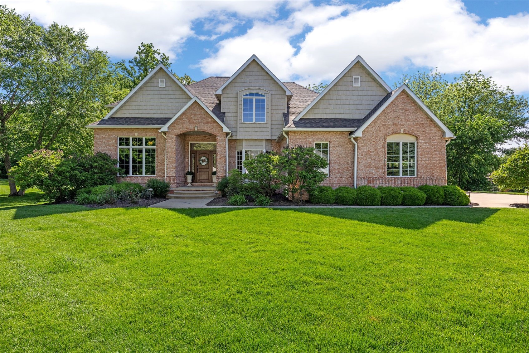 1630 Mackenzie Drive Cedar Rapids IA 52411