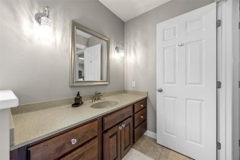 1630 Mackenzie Drive Cedar Rapids IA 52411