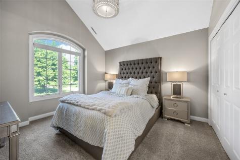 1630 Mackenzie Drive Cedar Rapids IA 52411