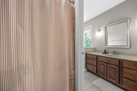1630 Mackenzie Drive Cedar Rapids IA 52411