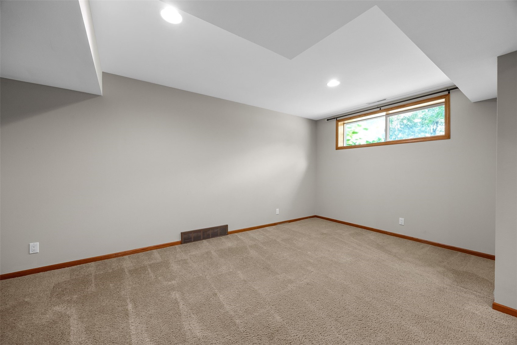 1630 Mackenzie Drive Cedar Rapids IA 52411