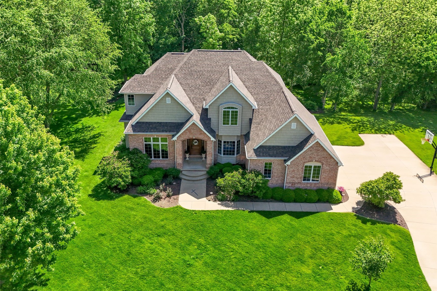 1630 Mackenzie Drive Cedar Rapids IA 52411
