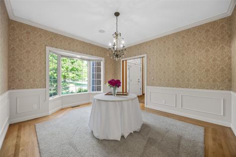 1630 Mackenzie Drive Cedar Rapids IA 52411