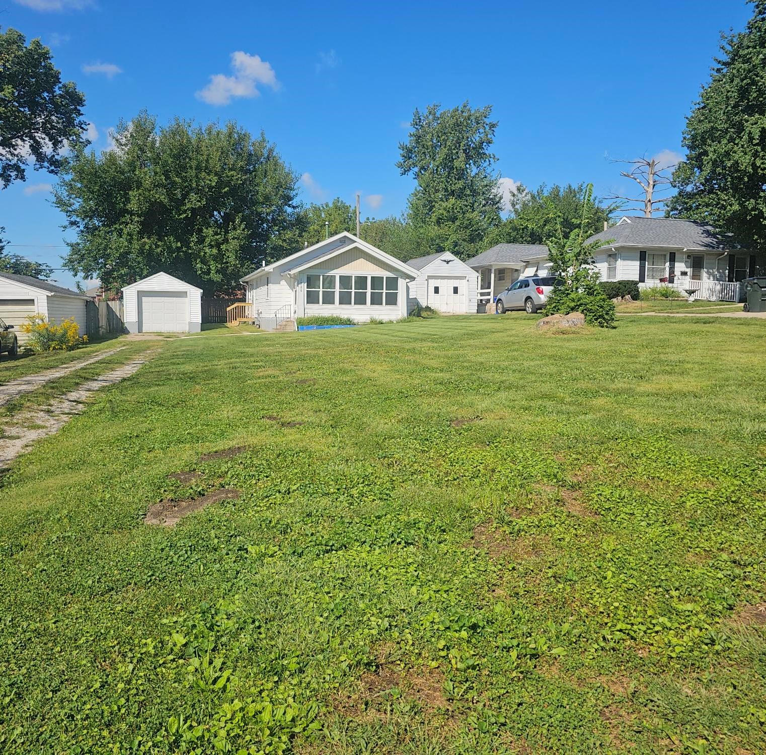 1325 Maplewood Drive NE Cedar Rapids IA 52402