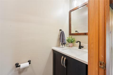 57 Solon Road Solon IA 52333