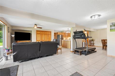 57 Solon Road Solon IA 52333