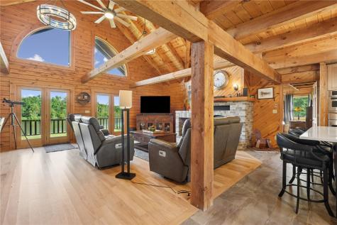 57 Solon Road Solon IA 52333