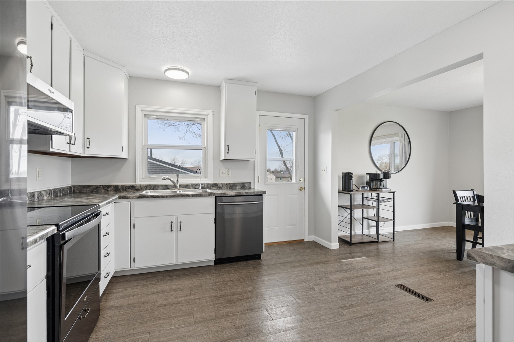 6016 Sharon Lane NW Cedar Rapids IA 52405