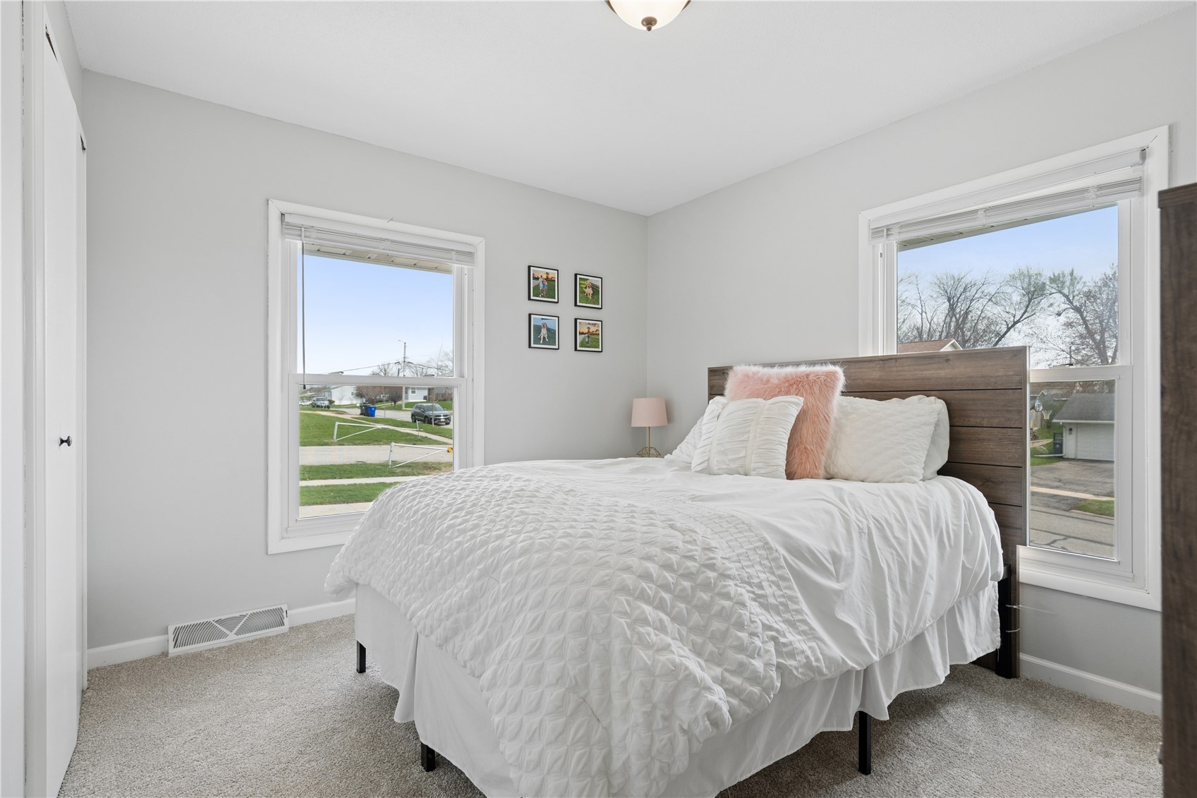 6016 Sharon Lane NW Cedar Rapids IA 52405