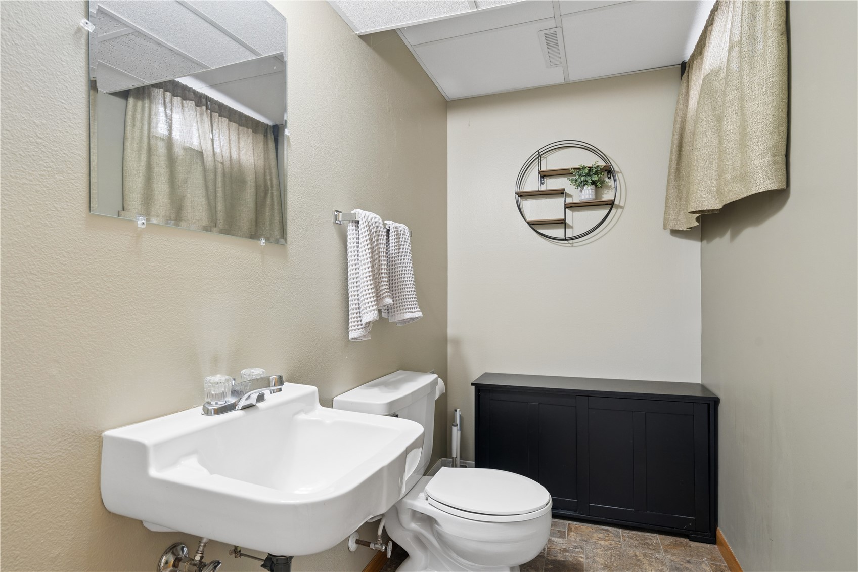 6016 Sharon Lane NW Cedar Rapids IA 52405