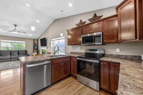 5502 Ruhd Street SW Cedar Rapids IA 52404