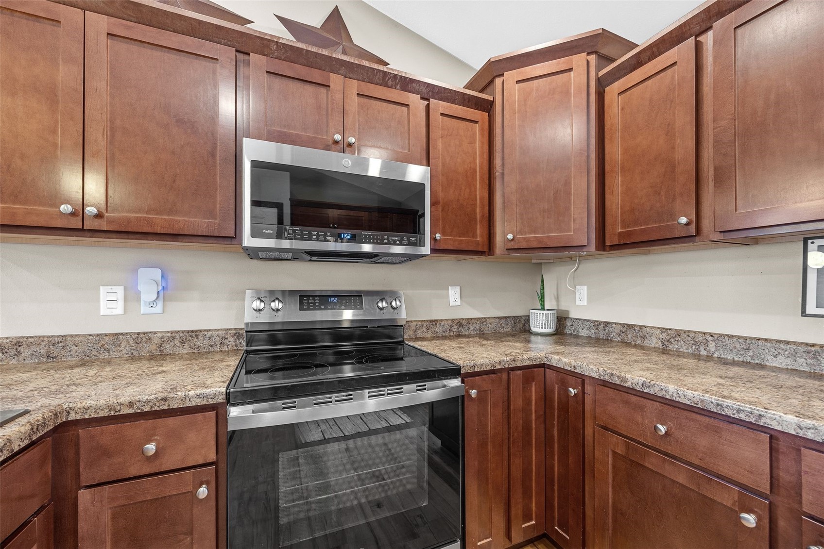 5502 Ruhd Street SW Cedar Rapids IA 52404