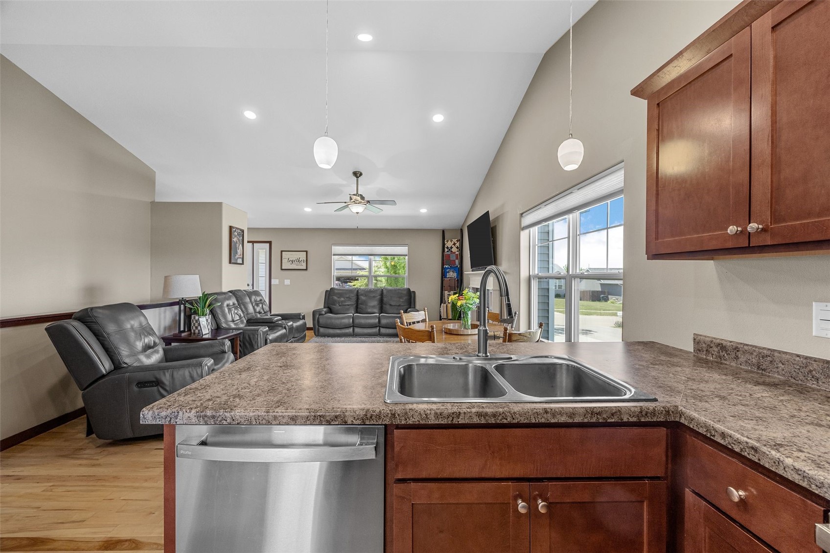 5502 Ruhd Street SW Cedar Rapids IA 52404