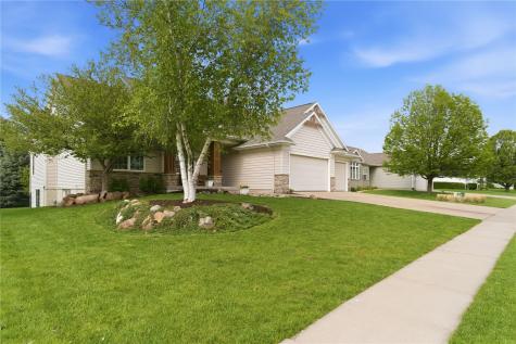 2360 Grey Wolf Hiawatha IA 52233