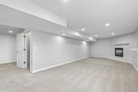 814 Moose Drive NW Cedar Rapids IA 52405