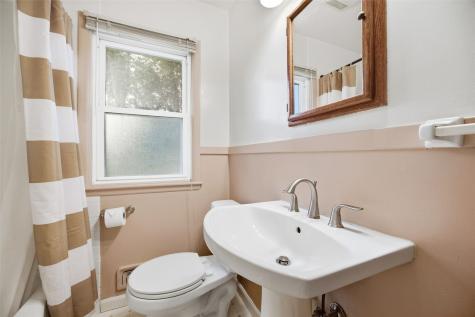 1211 Crestview Drive SE Cedar Rapids IA 52403