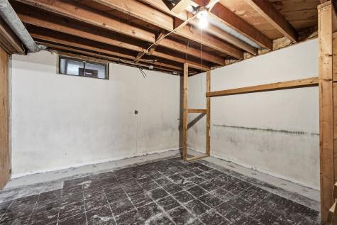 1211 Crestview Drive SE Cedar Rapids IA 52403