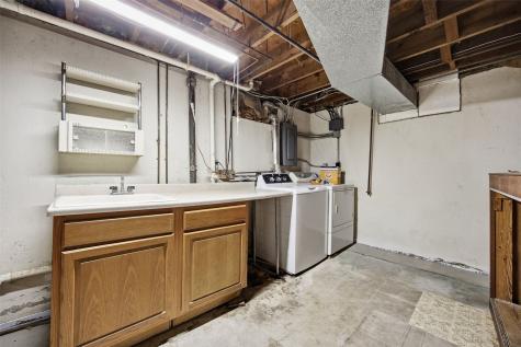 1211 Crestview Drive SE Cedar Rapids IA 52403
