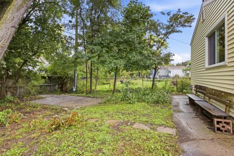 1211 Crestview Drive SE Cedar Rapids IA 52403