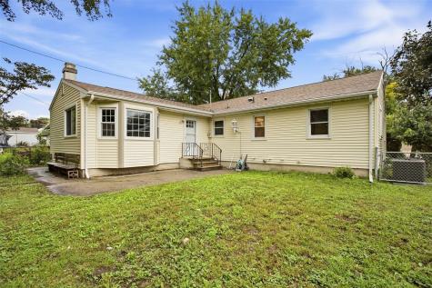 1211 Crestview Drive SE Cedar Rapids IA 52403