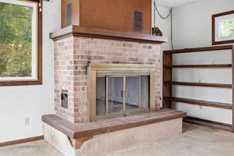 1211 Crestview Drive SE Cedar Rapids IA 52403