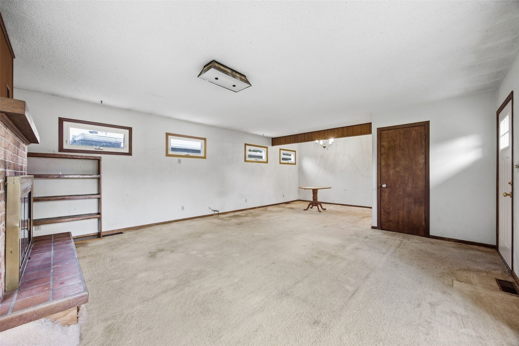 1211 Crestview Drive SE Cedar Rapids IA 52403