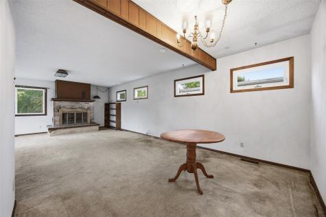 1211 Crestview Drive SE Cedar Rapids IA 52403