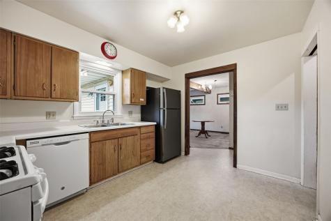 1211 Crestview Drive SE Cedar Rapids IA 52403